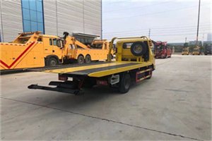 陆河非事故拖车