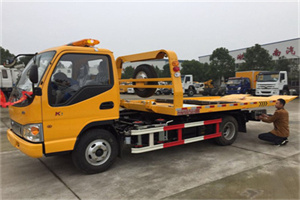 陆河哪里有拖车服务